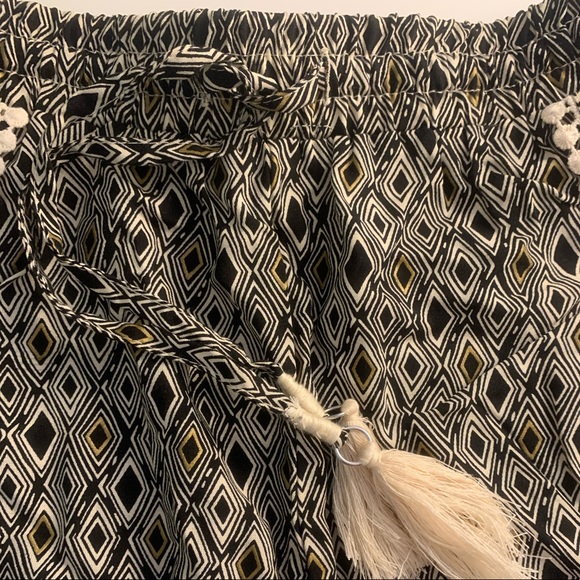 Patterned shorts - Picture 2 of 2